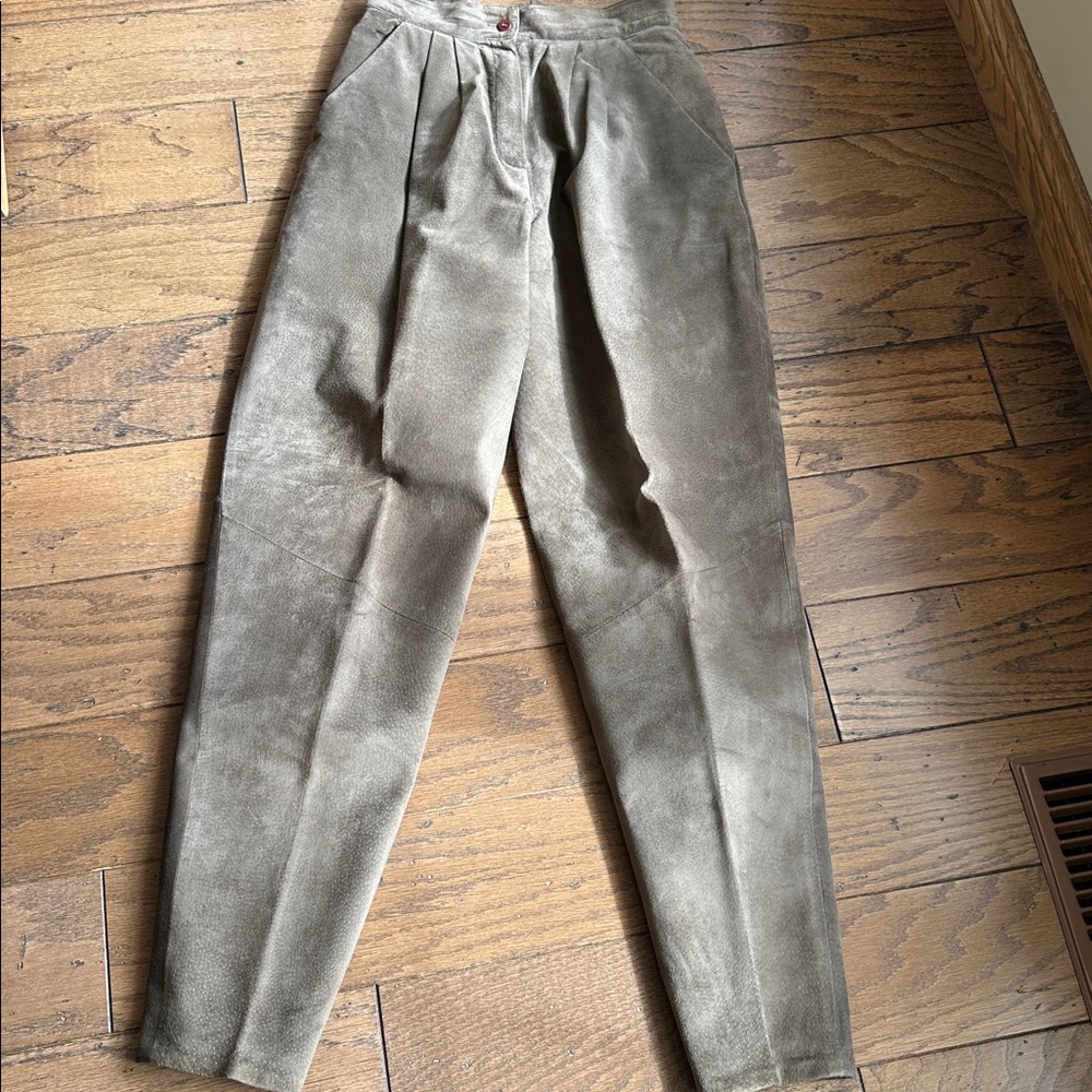 EBUC ABSOLUTELY GORGEOUS BLAZER WITH GEN SUEDE COLLAR AND GEN LEATHER/SUEDE PANT - Picture 10 of 17